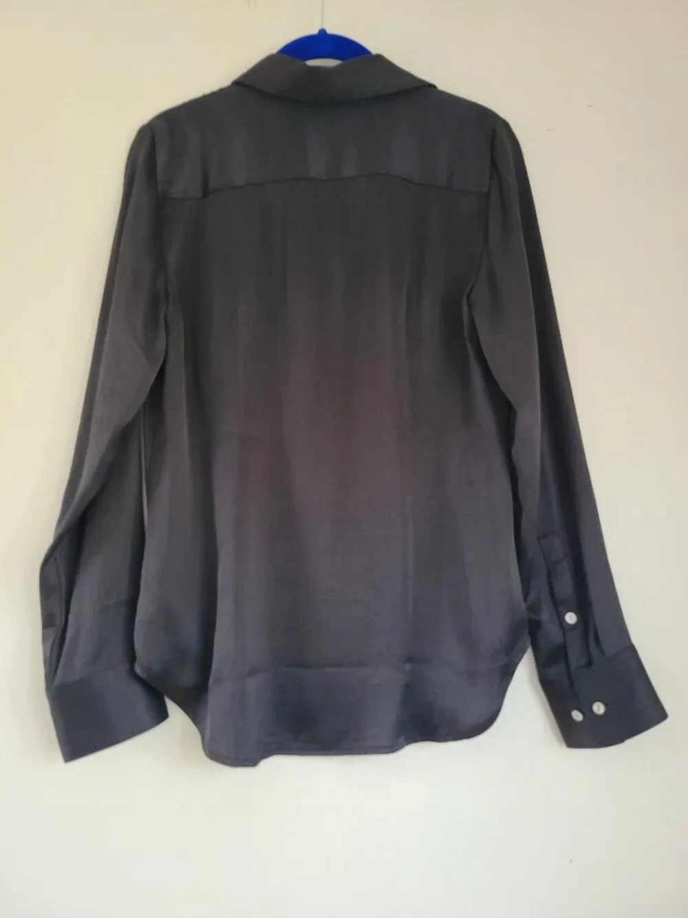 Madewell Darted Satin Button-Up Shirt Charcoal Gray Ecovero sz 2 Polished - Picture 3 of 11